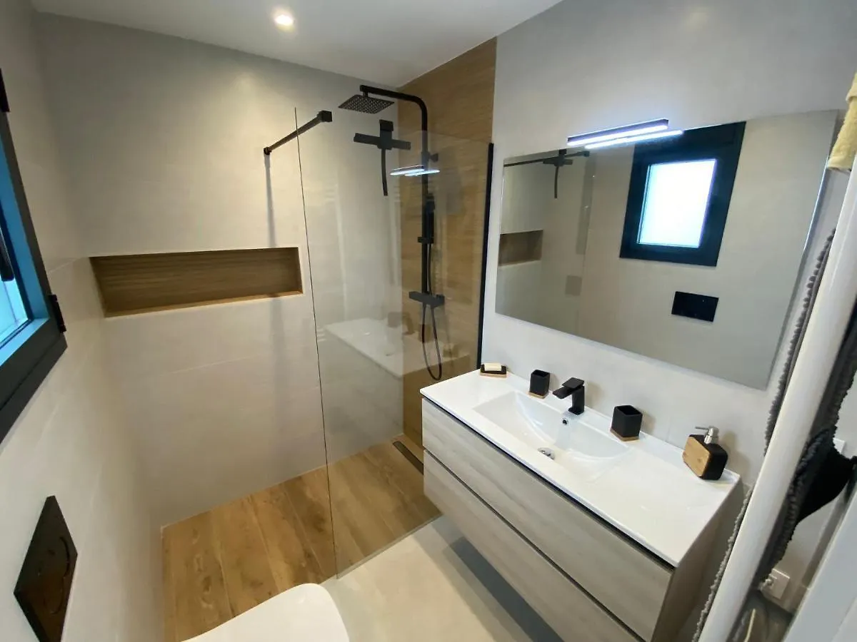 Appartement Vues Mer Proche Plage Roses Apartment
