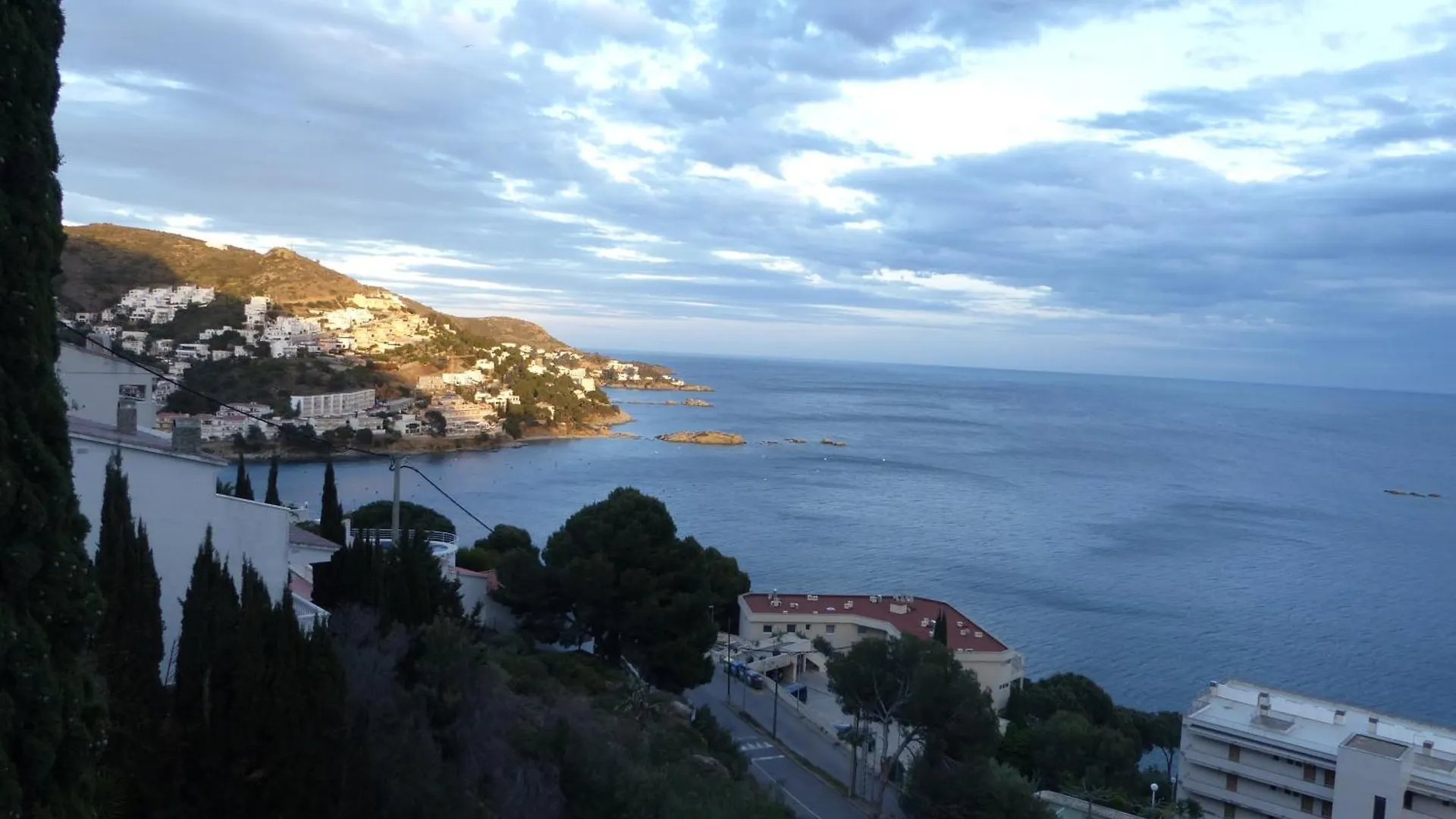 Appartement Vues Mer Proche Plage Roses Apartment